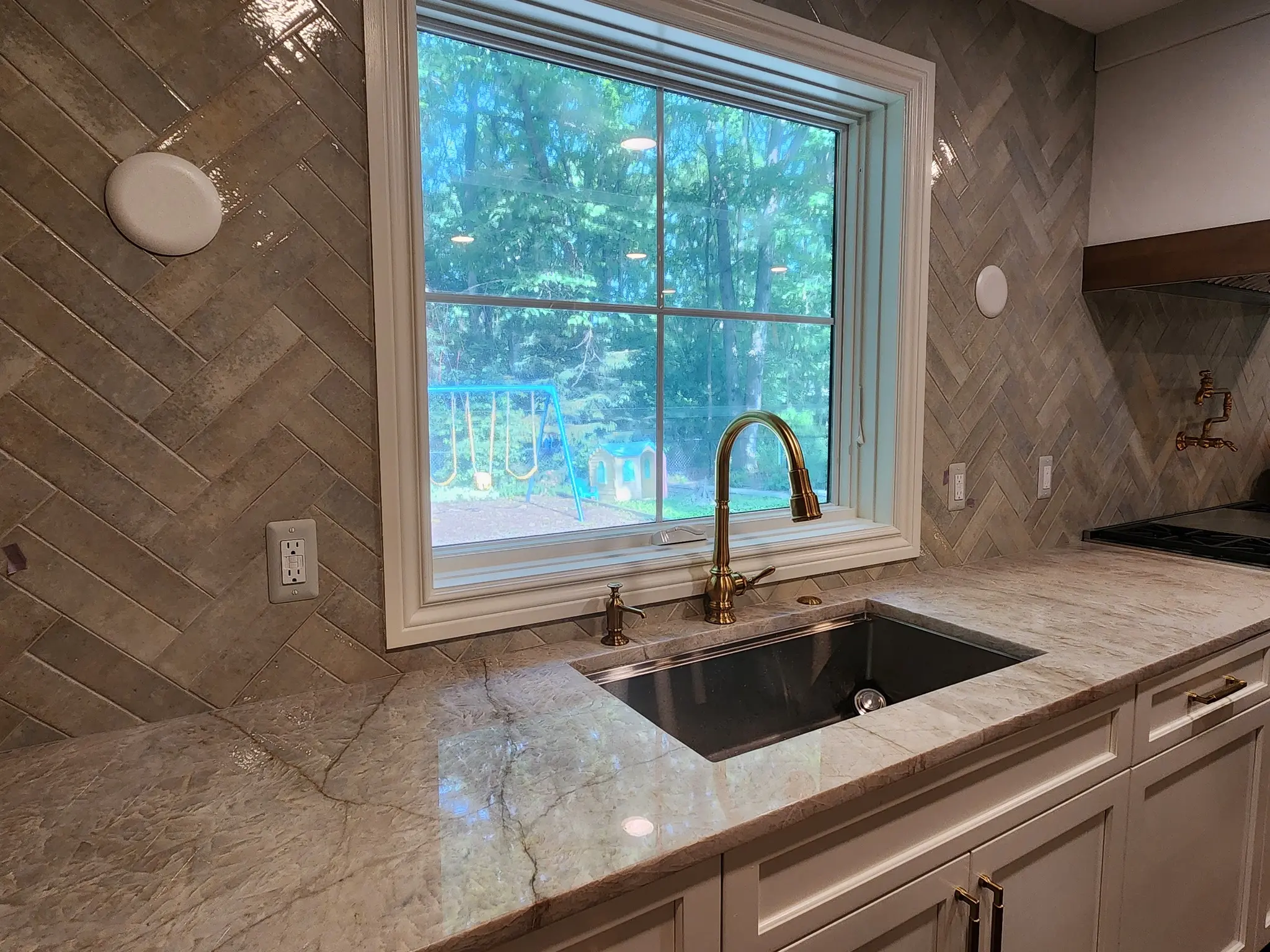 BRL Tile & Design homepage